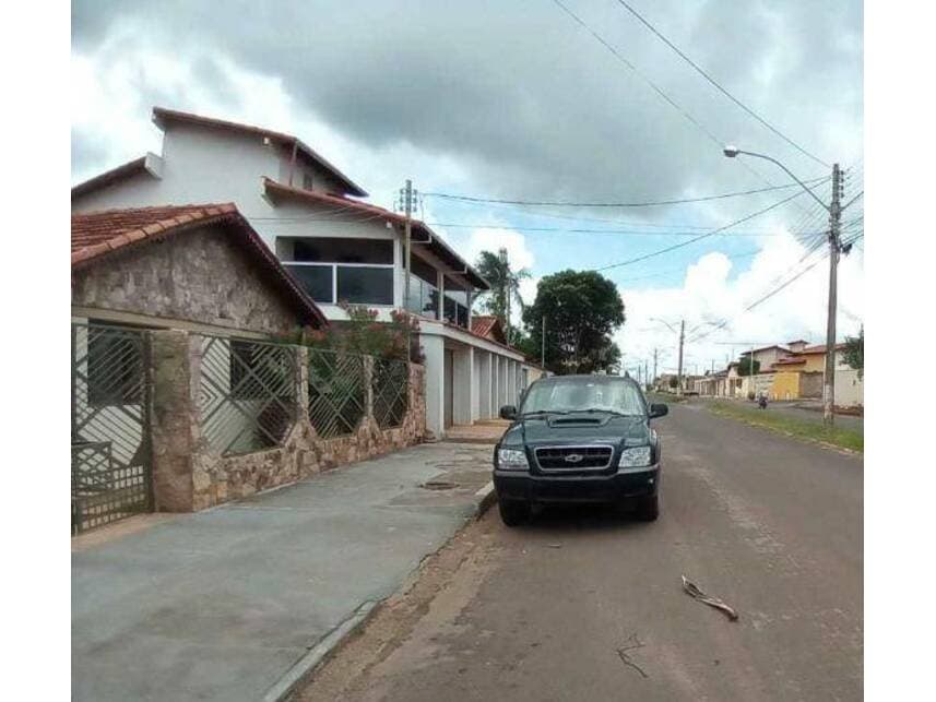 Foto 2 de 15: Casa em leilão em Morrinhos - GO — Casa à venda em leilão