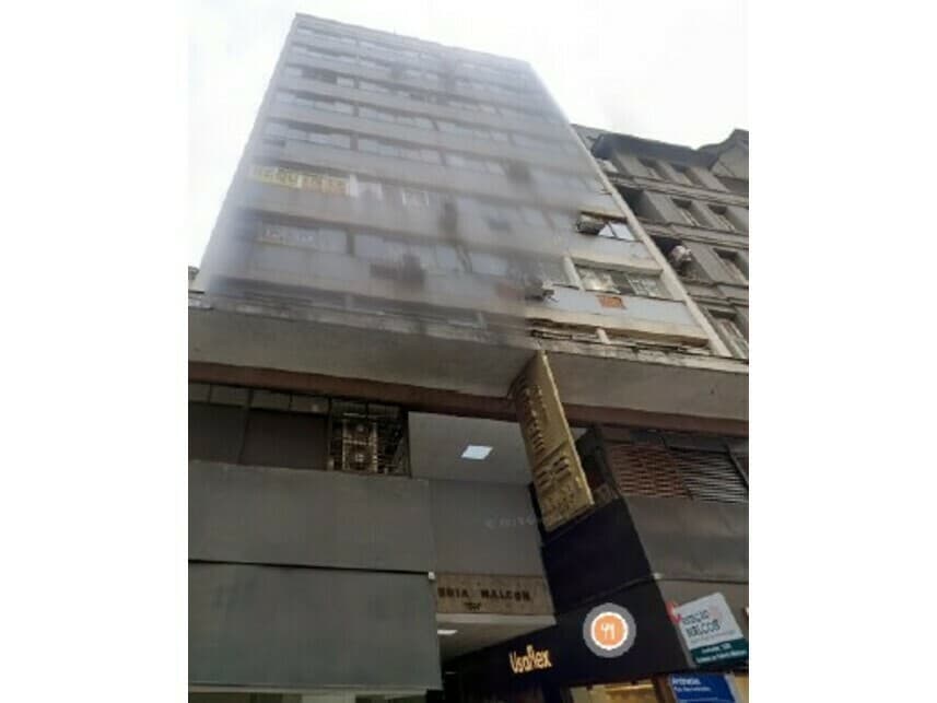 Comercial em leilão em Porto Alegre - RS — Sala Comercial à venda em leilão