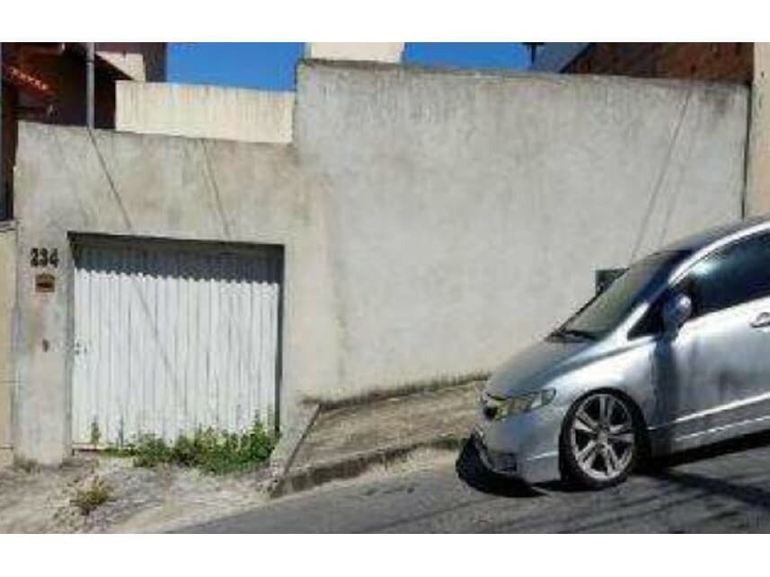 Casa em leilão em Santa Luzia - MG — Casa à venda em leilão
