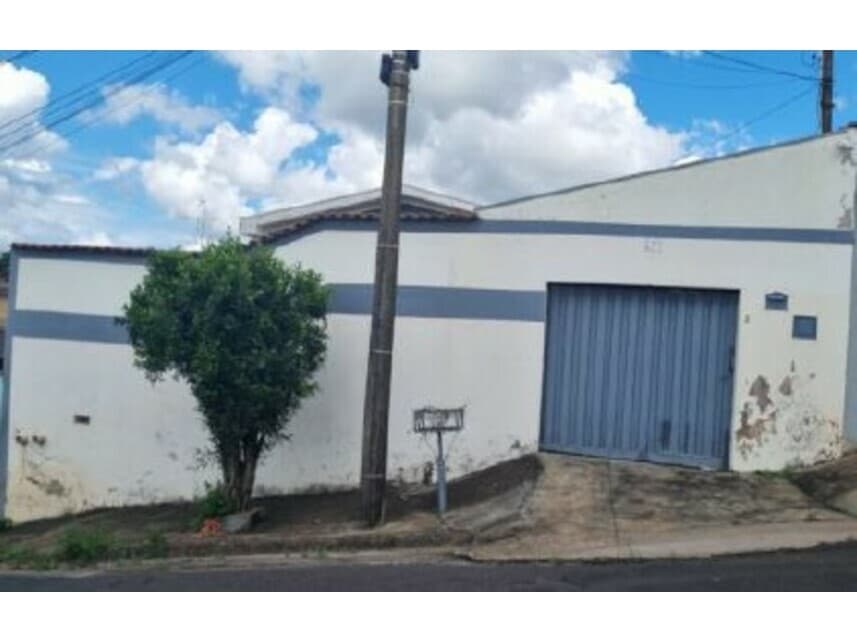 Casa em leilão em Franca - SP — Casa à venda em leilão