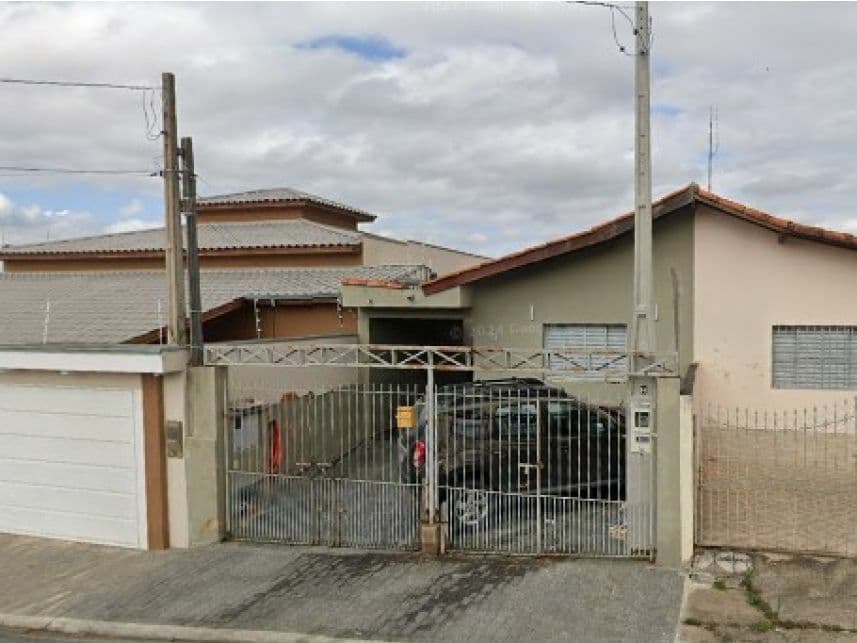 Casa em leilão em Salto De Pirapora - SP — Casa à venda em leilão