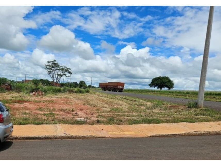 Terreno em leilão em Piacatu - SP — Terreno à venda em leilão