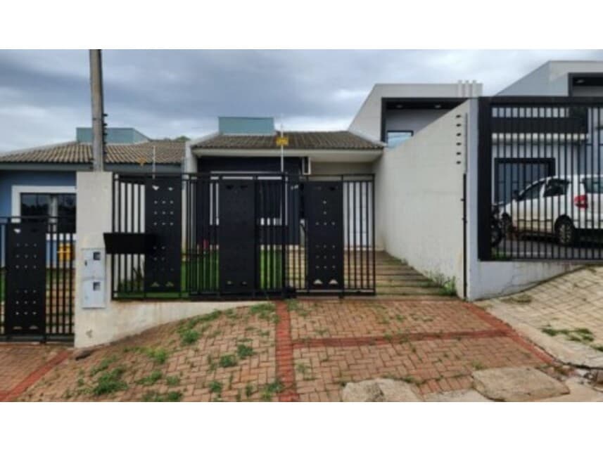 Casa em leilão em Cascavel - PR — Casa à venda em leilão