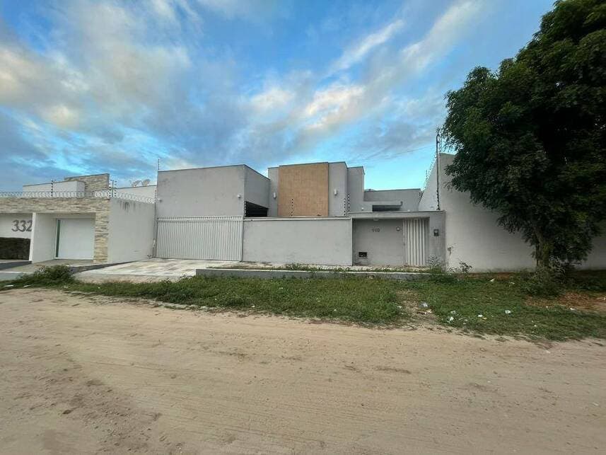 Casa em leilão em Pau Dos Ferros - RN — Casa à venda em leilão