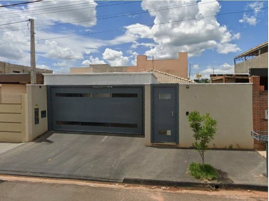 Casa em leilão em Votuporanga - SP — Casa à venda em leilão