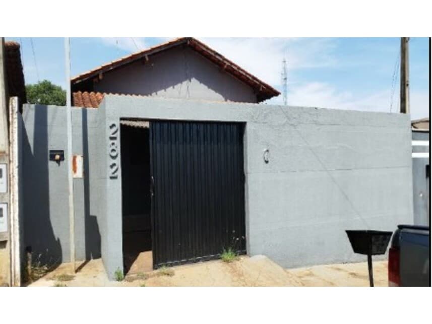 Casa em leilão em Ituiutaba - MG — Casa à venda em leilão