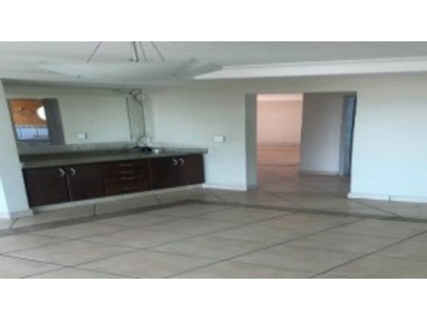 Foto 3 de 13: Casa em leilão em Goiânia - GO — Casa à venda em leilão