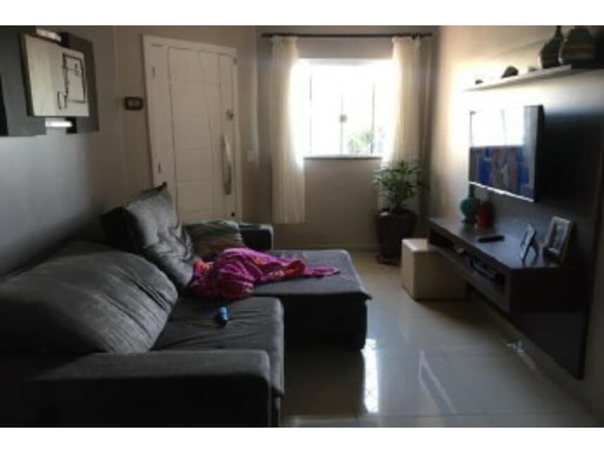Foto 3 de 8: Casa em leilão em Ponta Grossa - PR — Casa à venda em leilão
