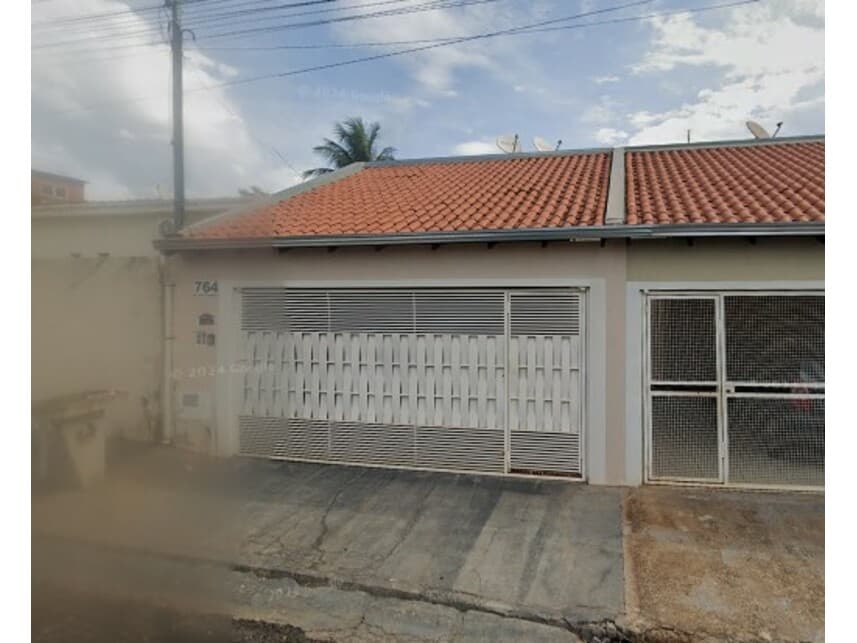 Casa em leilão em Fernandópolis - SP — Casa à venda em leilão