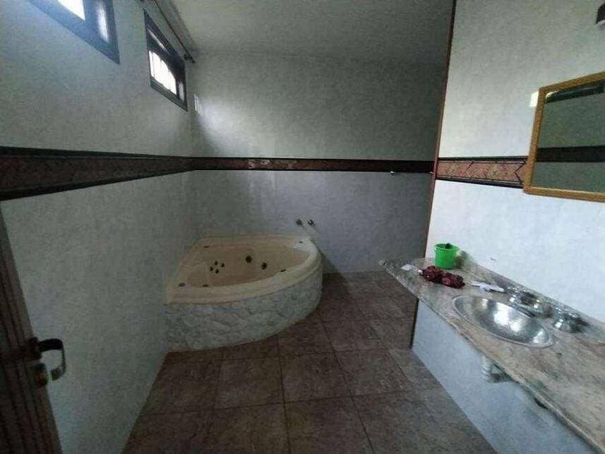 Foto 17 de 37: Casa em leilão em Niterói - RJ — Casa à venda em leilão
