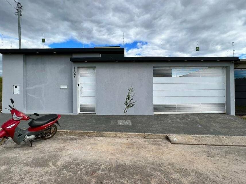 Foto 1 de 19: Casa em leilão em Unaí - MG — Casa à venda em leilão