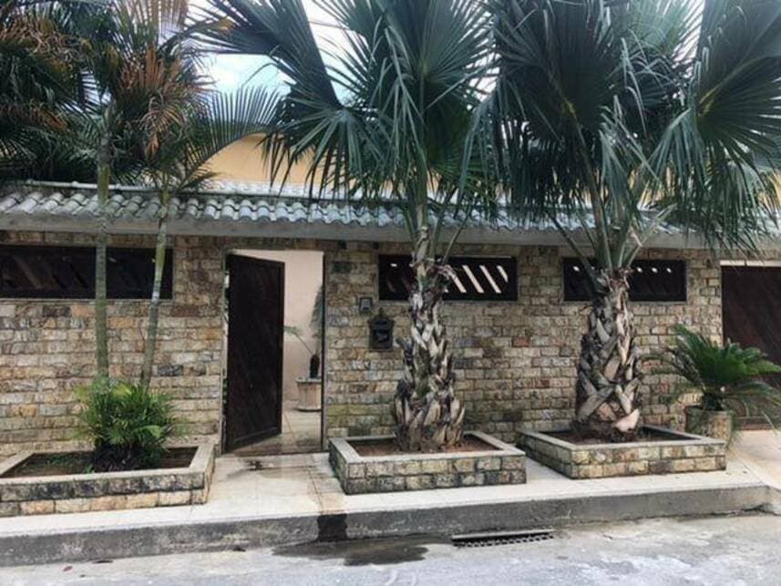 Foto 2 de 37: Casa em leilão em Magé - RJ — Casa à venda em leilão