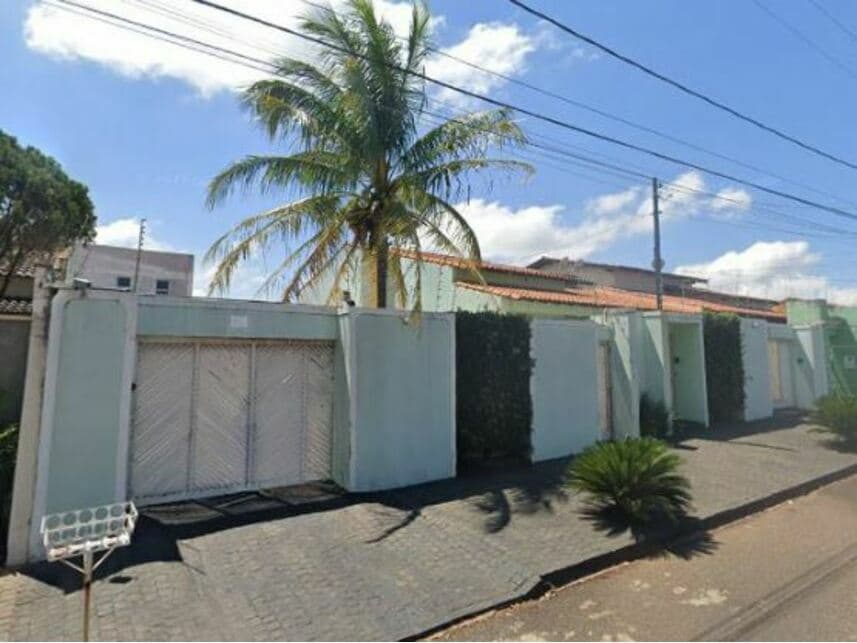 Casa em leilão em Uberlândia - MG — Casa à venda em leilão