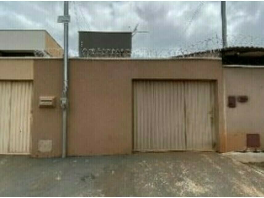Casa em leilão em Trindade - GO — Casa à venda em leilão