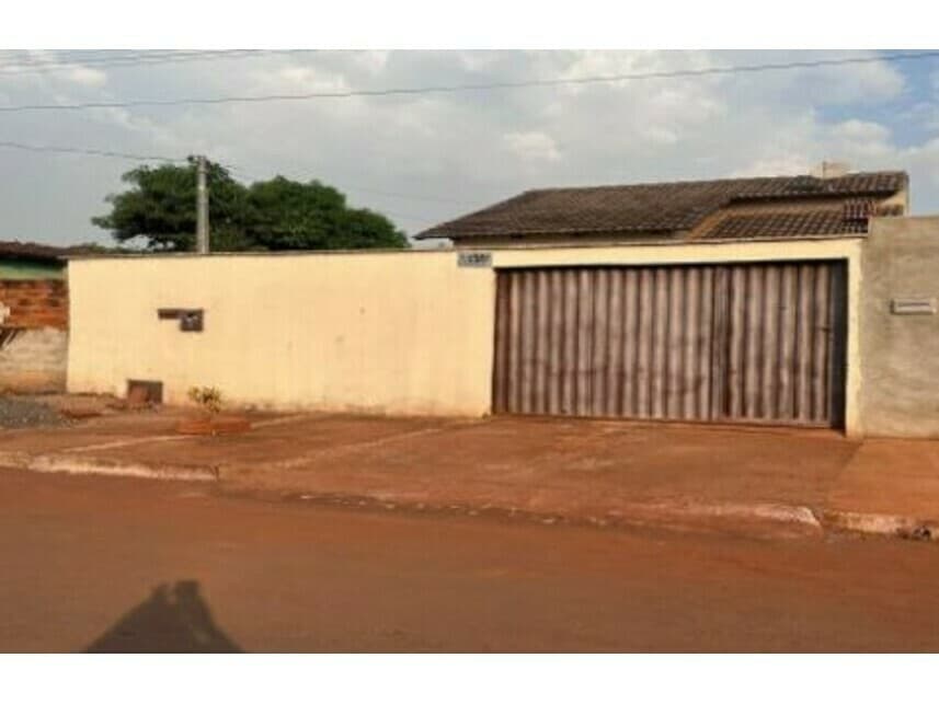 Casa em leilão em Palmeiras De Goiás - GO — Casa à venda em leilão