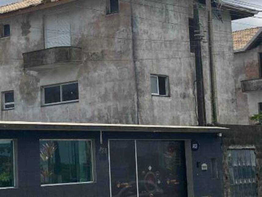 Foto 2 de 15: Casa em leilão em Peruíbe - SP — Casa à venda em leilão