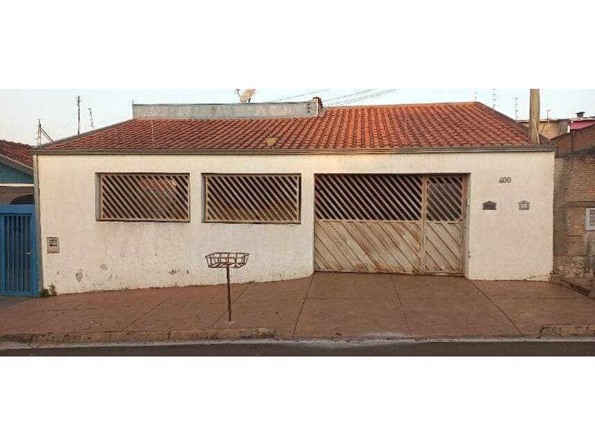 Foto 1 de 12: Casa em leilão em Américo Brasiliense - SP — Casa à venda em leilão