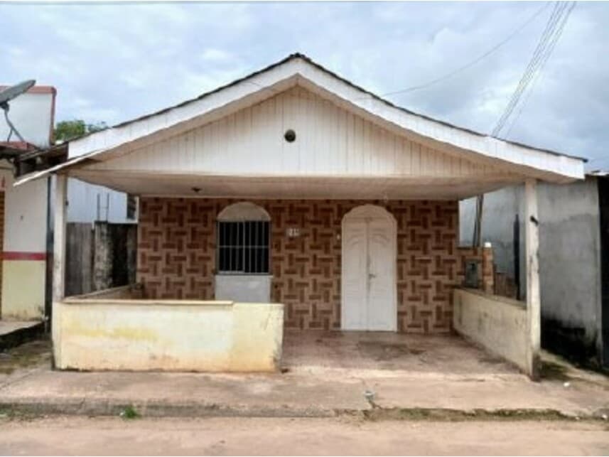 Casa em leilão em Autazes - AM — Casa à venda em leilão