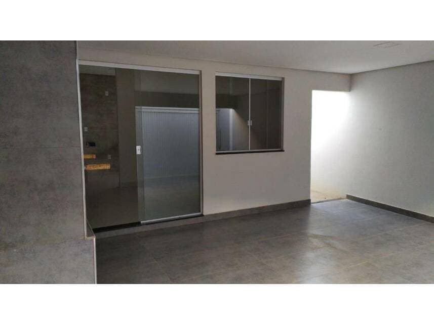 Foto 3 de 11: Casa em leilão em Montes Claros - MG — Casa à venda em leilão