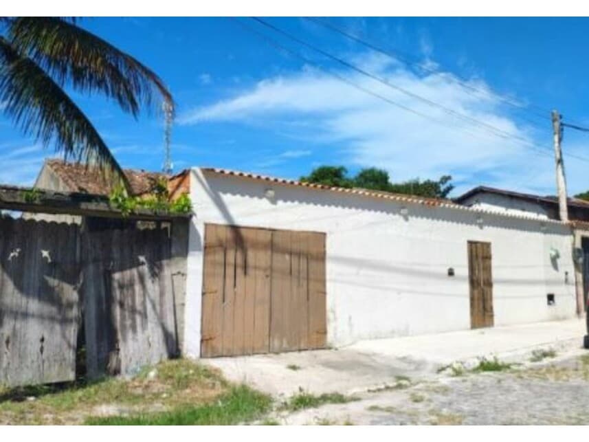 Casa em leilão em Cabo Frio - RJ — Casa à venda em leilão