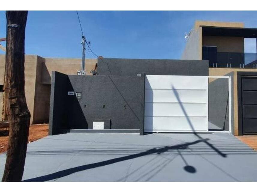 Casa em leilão em Santa Helena De Goiás - GO — Casa à venda em leilão