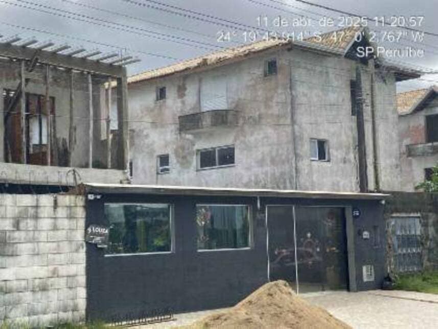 Foto 1 de 15: Casa em leilão em Peruíbe - SP — Casa à venda em leilão