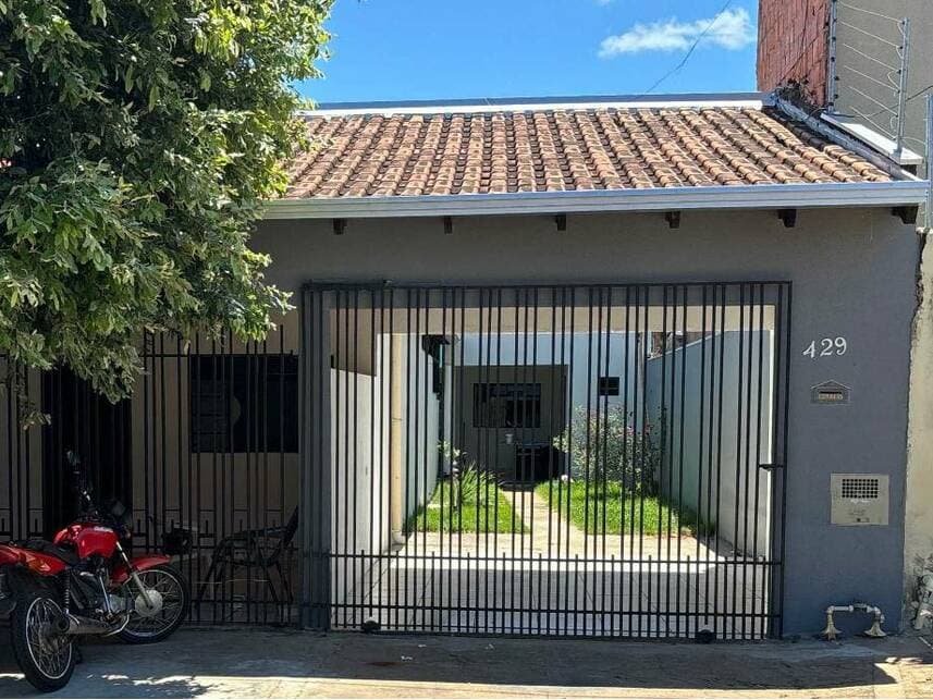 Foto 1 de 8: Casa em leilão em Rondonópolis - MT — Casa à venda em leilão
