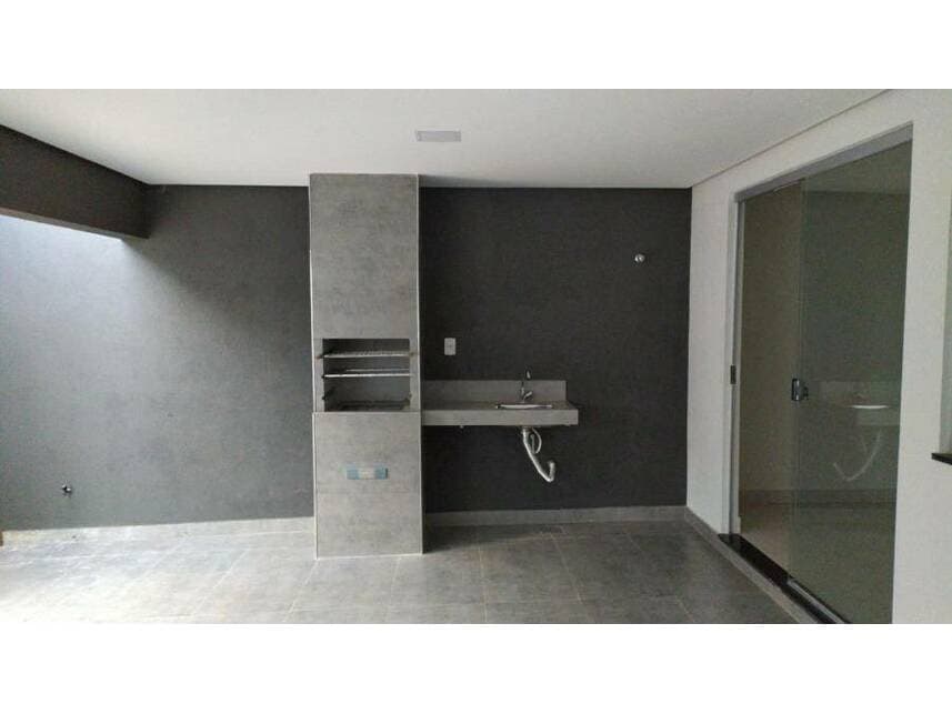 Foto 4 de 11: Casa em leilão em Montes Claros - MG — Casa à venda em leilão