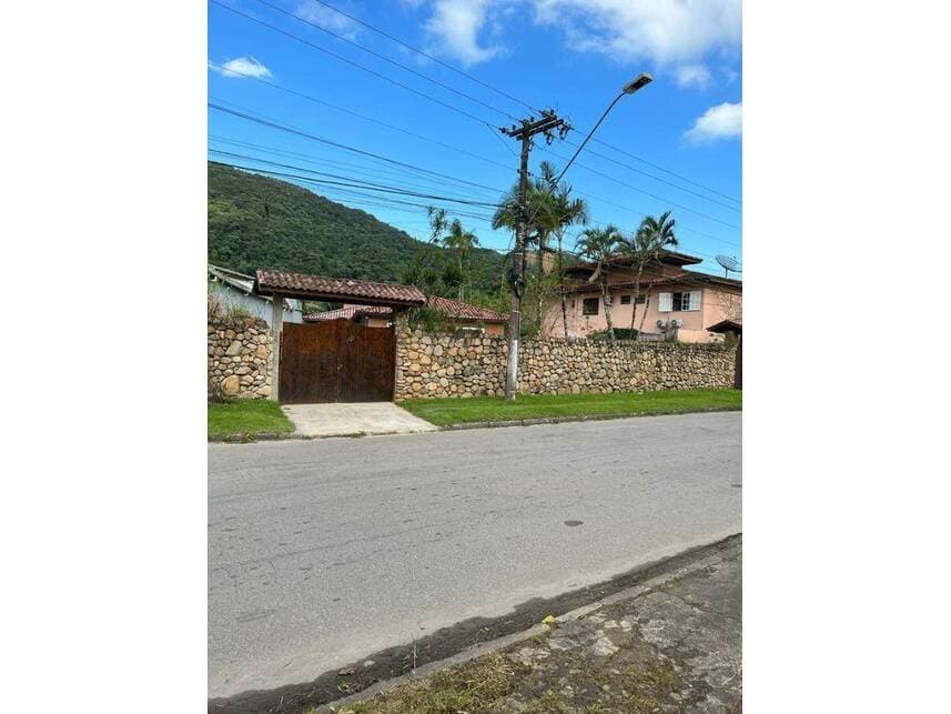 Foto 3 de 16: Casa em leilão em Caraguatatuba - SP — Casa à venda em leilão