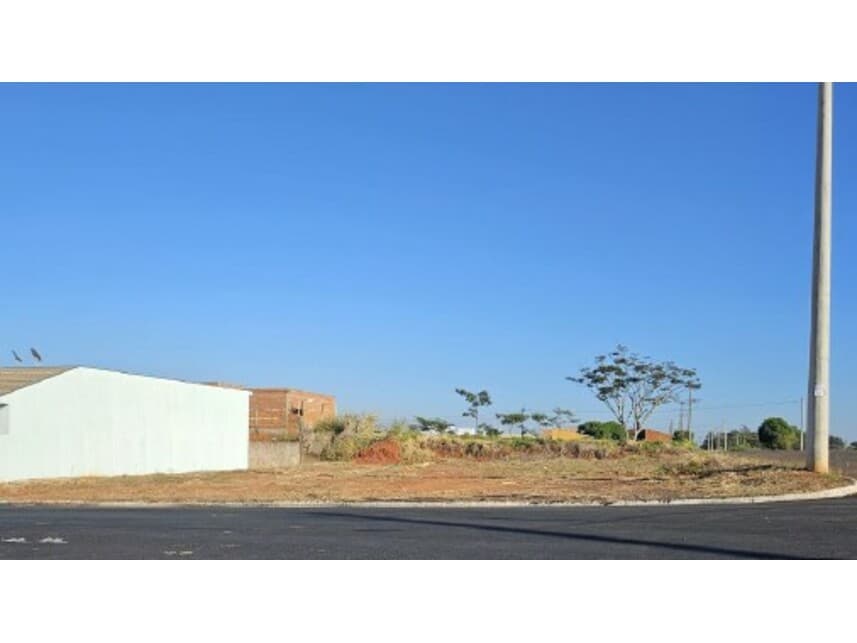 Terreno em leilão em Piacatu - SP — Terreno à venda em leilão