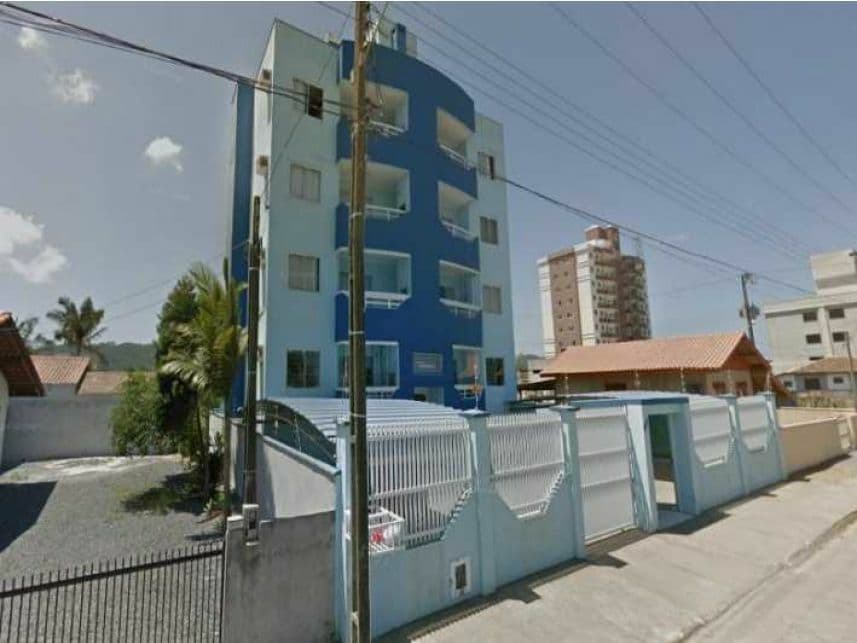 Apartamento em leilão em Navegantes - SC — Apartamento à venda em leilão