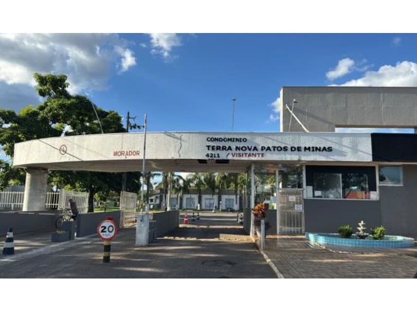 Casa em leilão em Patos De Minas - MG — Casa à venda em leilão