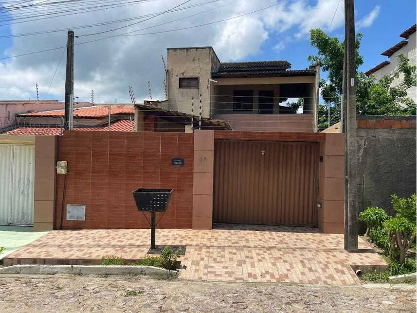 Casa em leilão em Aquiraz - CE — Casa à venda em leilão