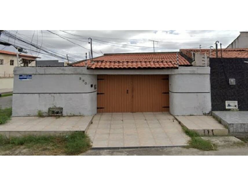 Casa em leilão em Fortaleza - CE — Casa à venda em leilão