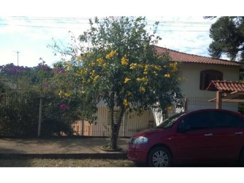 Casa em leilão em Passo Fundo - RS — Casa à venda em leilão