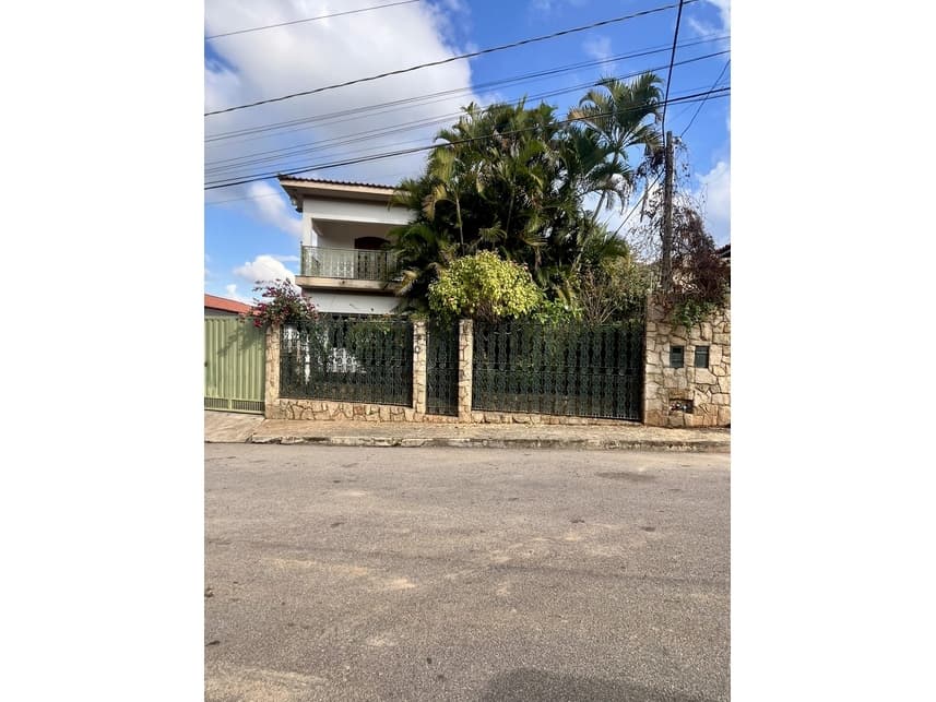 Foto 1 de 52: Casa em leilão em Porto Feliz - SP — Casa à venda em leilão