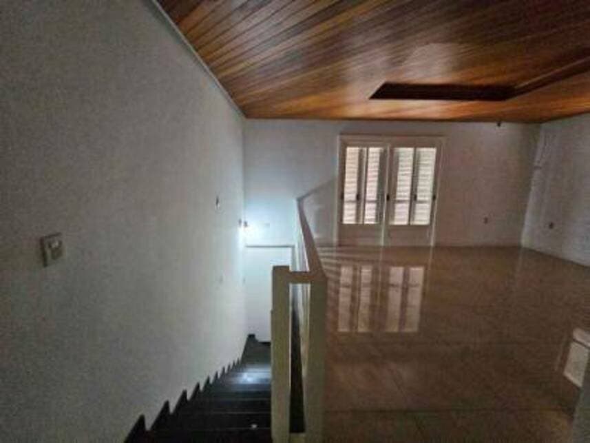 Foto 17 de 33: Casa em leilão em Canoas - RS — Casa à venda em leilão
