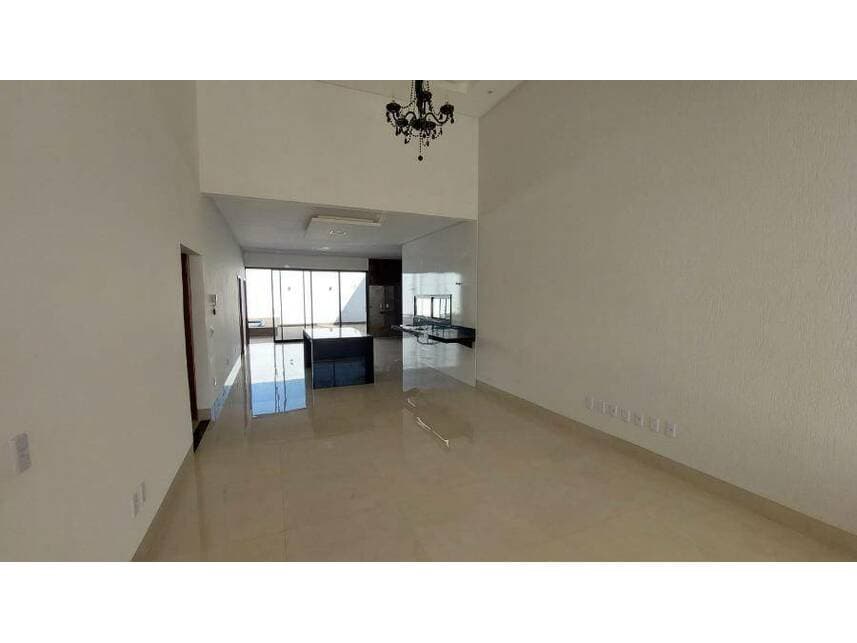 Foto 5 de 15: Casa em leilão em Trindade - GO — Casa à venda em leilão