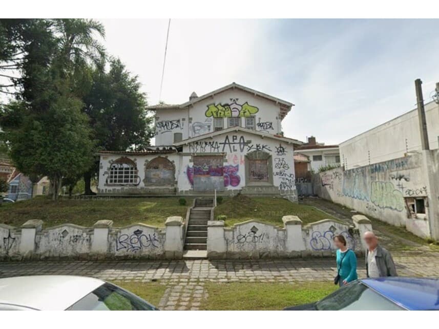 Foto 1 de 3: Casa em leilão em Curitiba - PR — Casa à venda em leilão