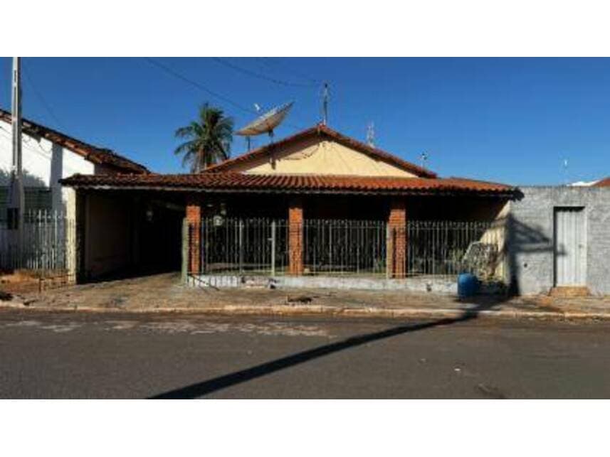 Casa em leilão em União Paulista - SP — Casa à venda em leilão