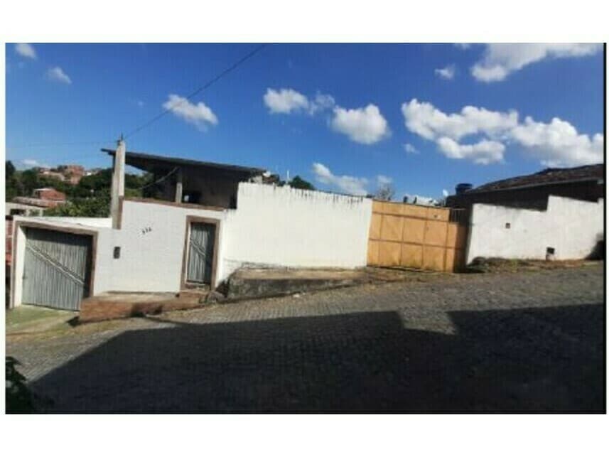Casa em leilão em Ubatã - BA — Casa à venda em leilão