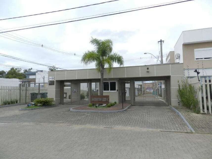Foto 1 de 16: Casa em leilão em Porto Alegre - RS — Casa à venda em leilão