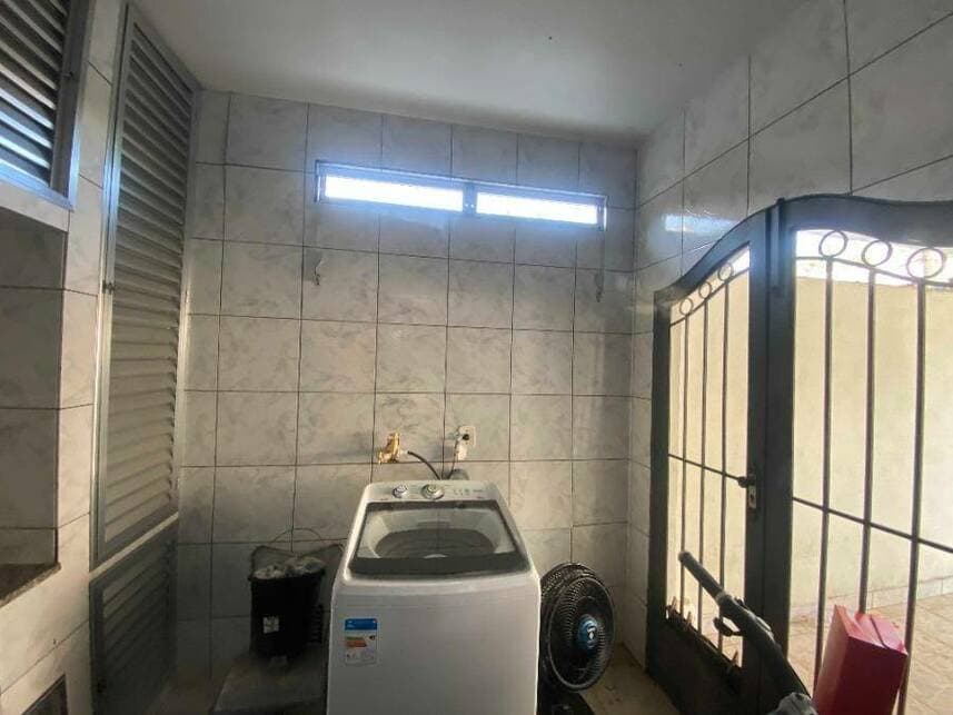 Foto 10 de 10: Casa em leilão em Nova Iguaçu - RJ — Casa à venda em leilão