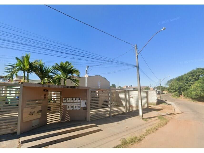 Casa em leilão em Goiânia - GO — Casa à venda em leilão