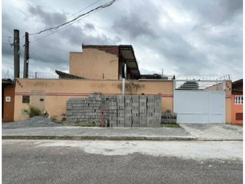 Casa em leilão em Caraguatatuba - SP — Casa à venda em leilão