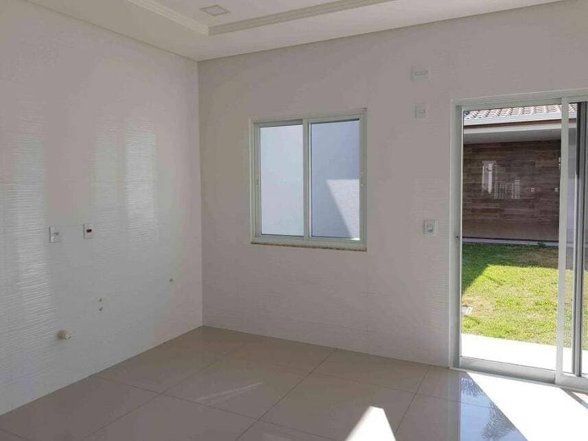 Foto 3 de 16: Casa em leilão em Foz Do Iguaçu - PR — Casa à venda em leilão