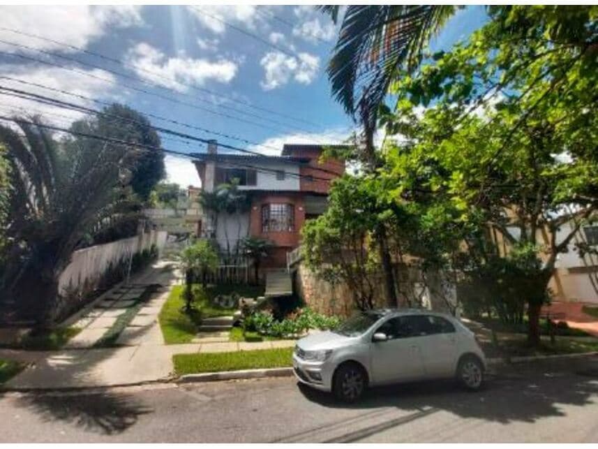 Foto 1 de 25: Casa em leilão em Cotia - SP — Casa à venda em leilão