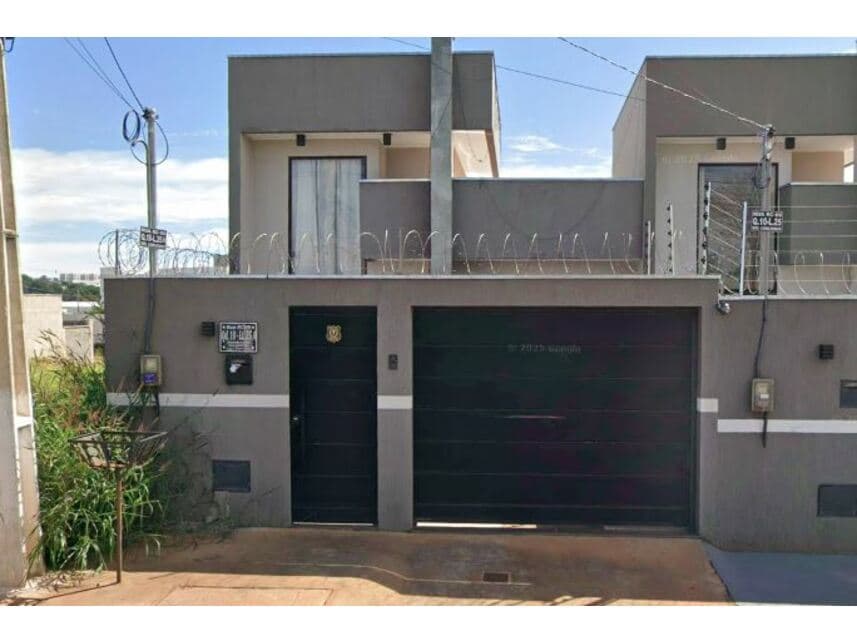 Casa em leilão em Anápolis - GO — Casa à venda em leilão