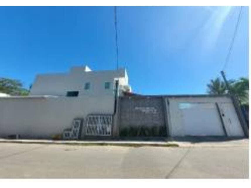 Foto 2 de 3: Casa em leilão em Lauro De Freitas - BA — Casa à venda em leilão