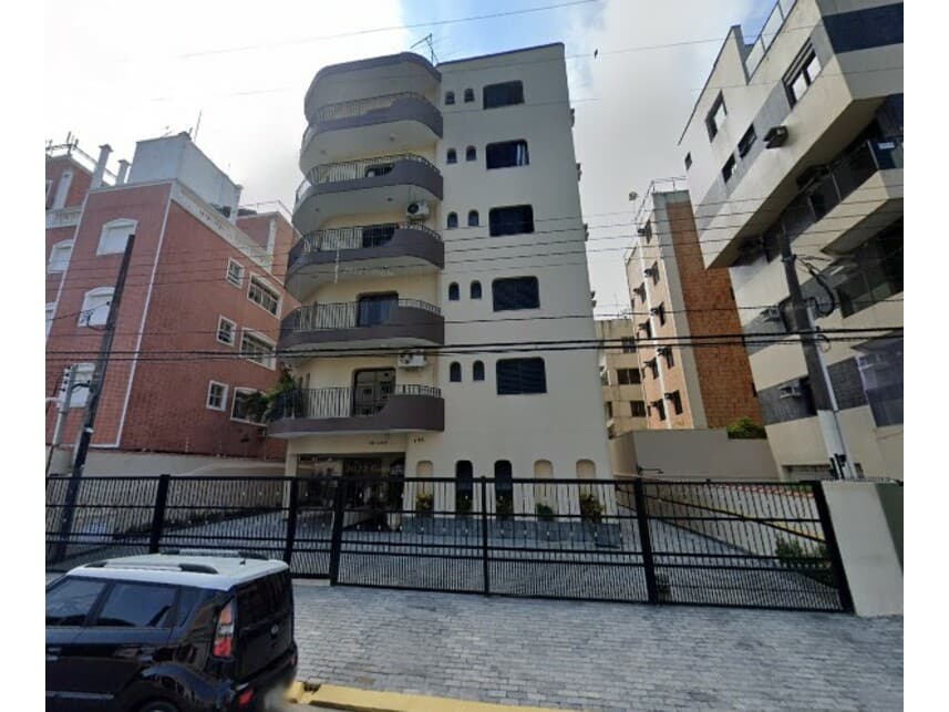 Apartamento em leilão em Guarujá - SP — Apartamento à venda em leilão